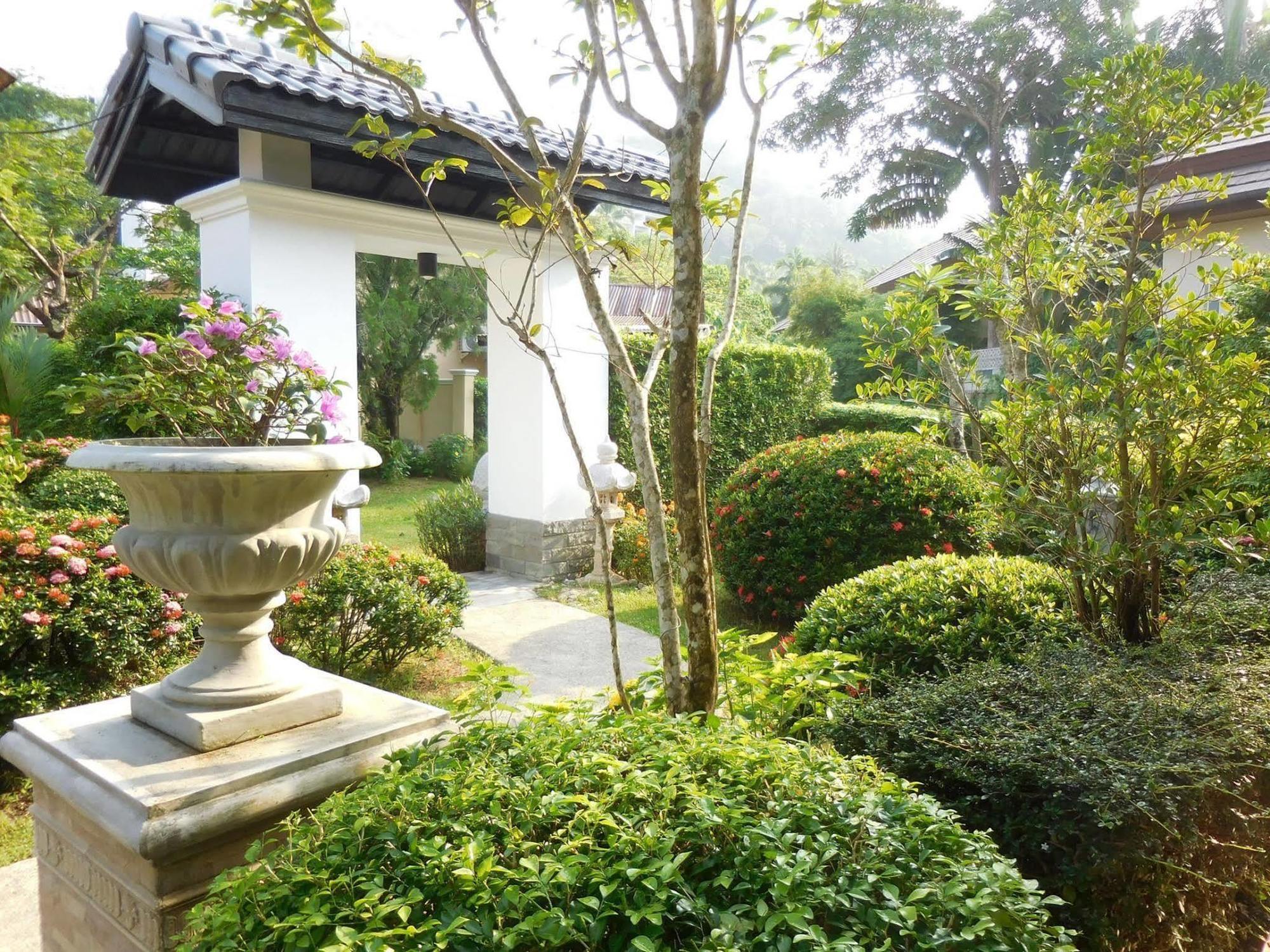 Holiday Village And Natural Garden Resort Phuket Zewnętrze zdjęcie